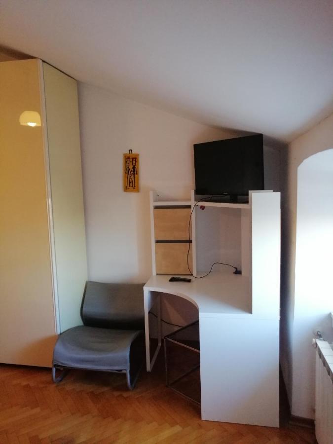 Apartment Kandler - Spacious And Confortable Triëst Buitenkant foto